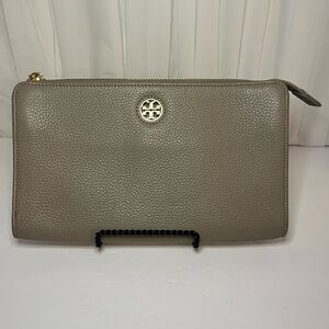 Tory Burch Pebbled Leather Zip Wallet in Taupe with Gold Logo
